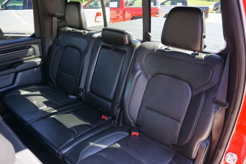 Ram 1500 Vehicle Full-screen Gallery Image 31