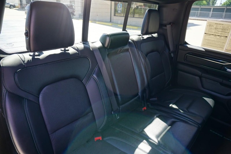 Ram 1500 Vehicle Full-screen Gallery Image 33
