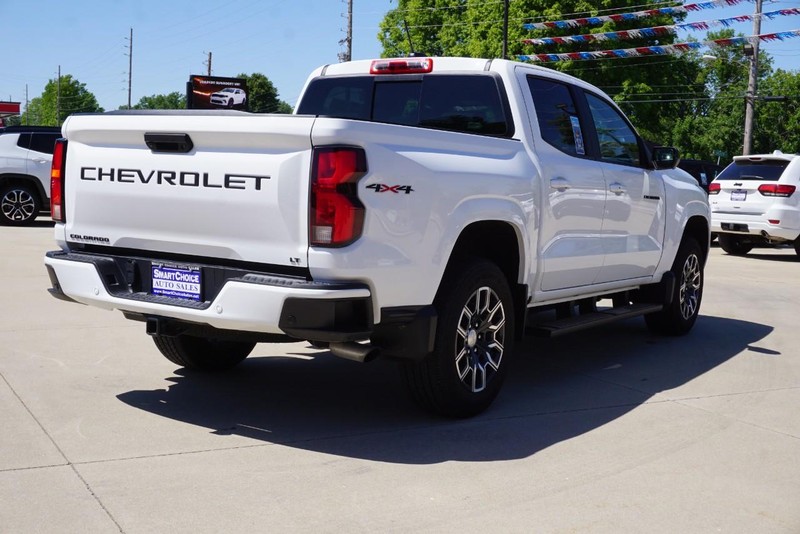 Chevrolet Colorado Vehicle Full-screen Gallery Image 03