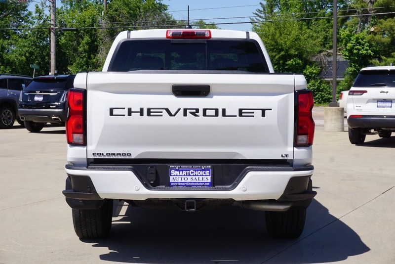 Chevrolet Colorado Vehicle Full-screen Gallery Image 04