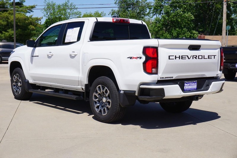 Chevrolet Colorado Vehicle Full-screen Gallery Image 05