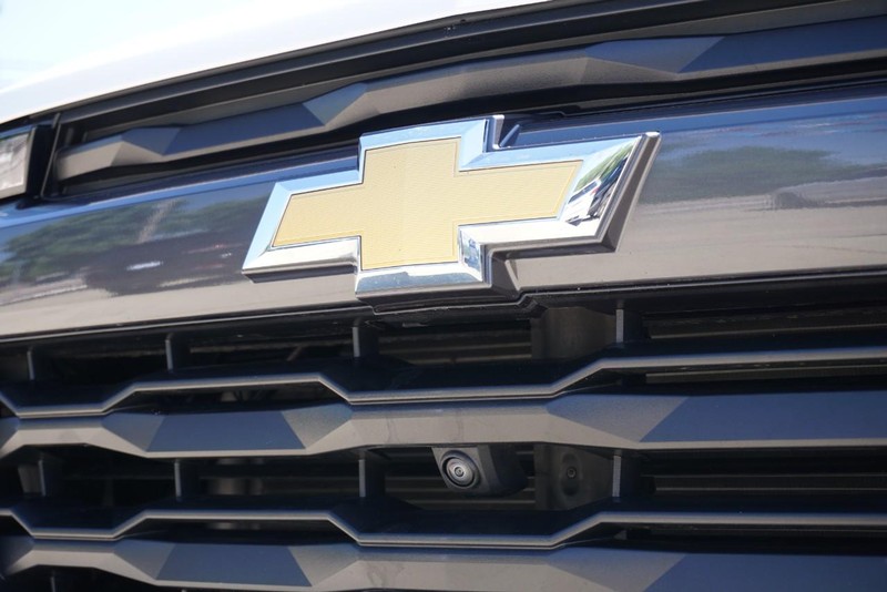 Chevrolet Colorado Vehicle Full-screen Gallery Image 11