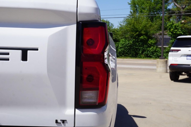 Chevrolet Colorado Vehicle Full-screen Gallery Image 20