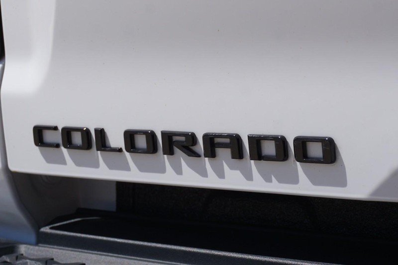 Chevrolet Colorado Vehicle Full-screen Gallery Image 22