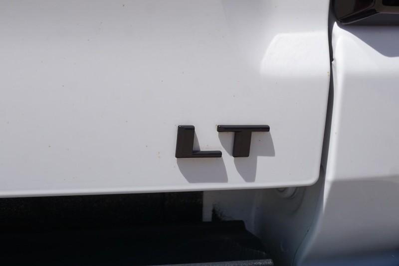Chevrolet Colorado Vehicle Full-screen Gallery Image 23