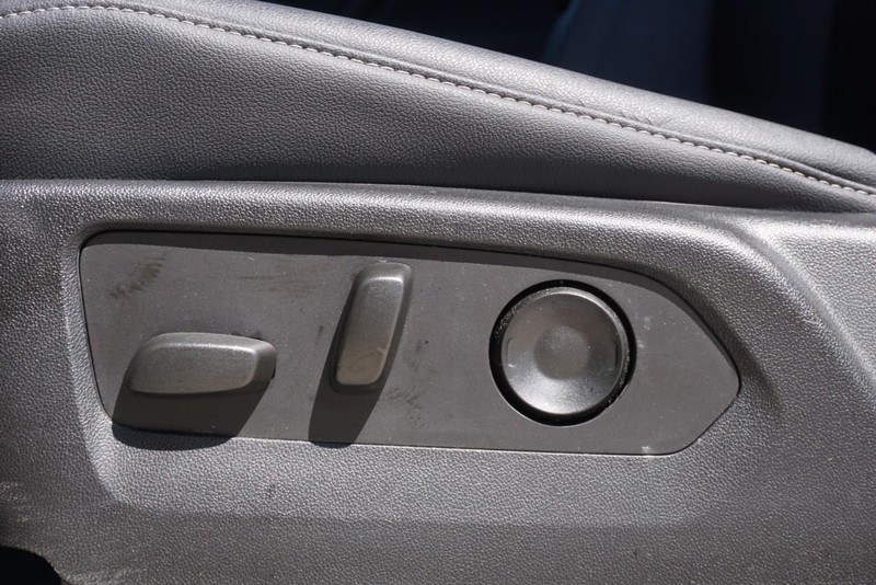 Chevrolet Colorado Vehicle Full-screen Gallery Image 27