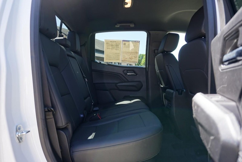 Chevrolet Colorado Vehicle Full-screen Gallery Image 31