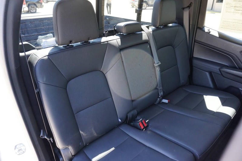 Chevrolet Colorado Vehicle Full-screen Gallery Image 32