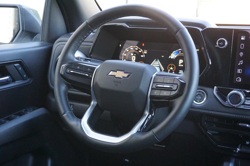 Chevrolet Colorado Vehicle Full-screen Gallery Image 36