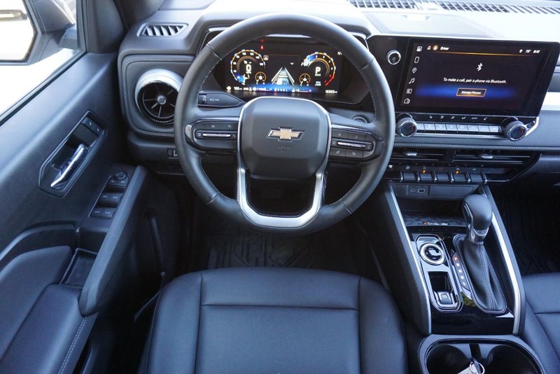 Chevrolet Colorado Vehicle Full-screen Gallery Image 39