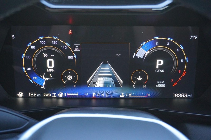 Chevrolet Colorado Vehicle Full-screen Gallery Image 42