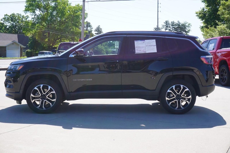Jeep Compass Vehicle Full-screen Gallery Image 06