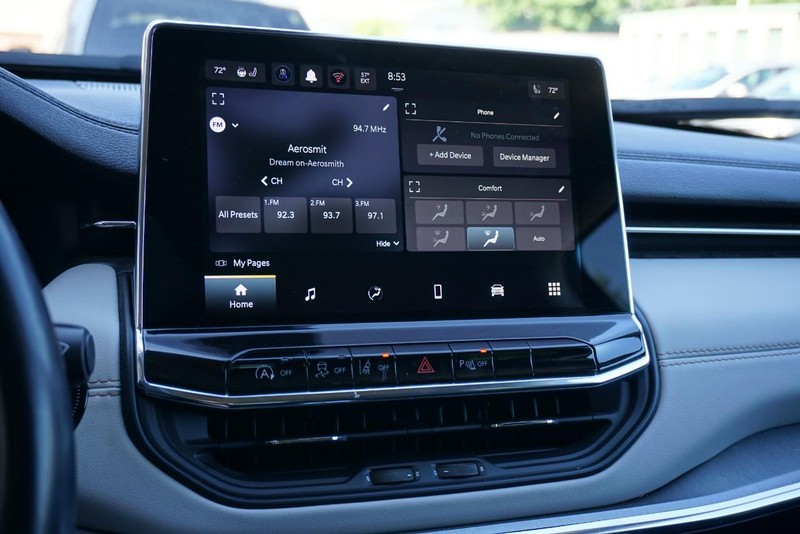 Jeep Compass Vehicle Full-screen Gallery Image 39