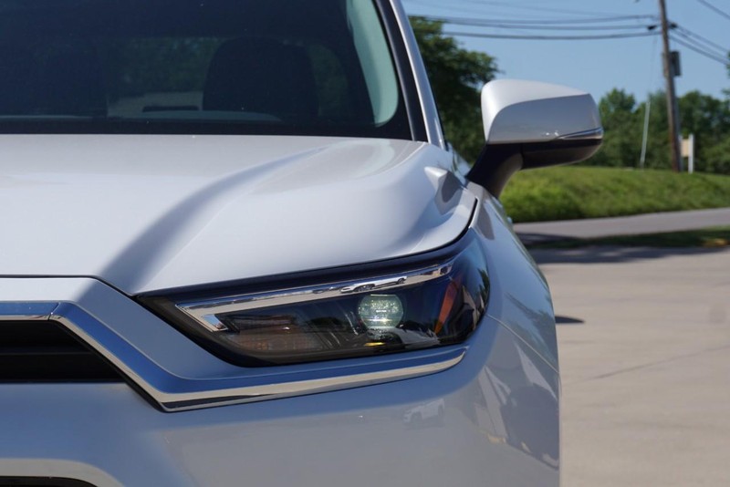 Toyota Grand Highlander Vehicle Full-screen Gallery Image 10