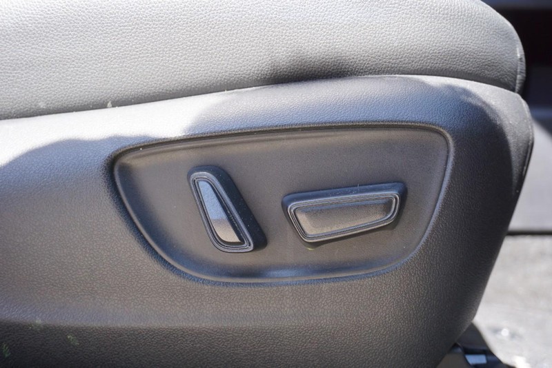 Toyota Grand Highlander Vehicle Full-screen Gallery Image 31
