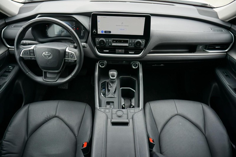 Toyota Grand Highlander Vehicle Full-screen Gallery Image 33