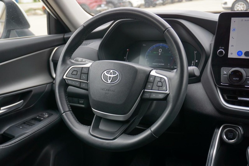 Toyota Grand Highlander Vehicle Full-screen Gallery Image 34