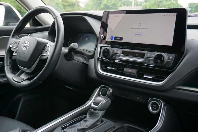 Toyota Grand Highlander Vehicle Full-screen Gallery Image 36