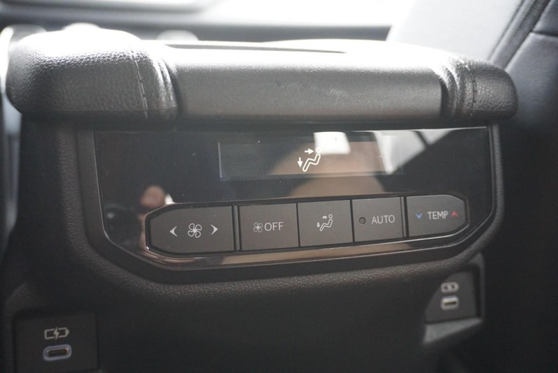 Toyota Grand Highlander Vehicle Full-screen Gallery Image 37