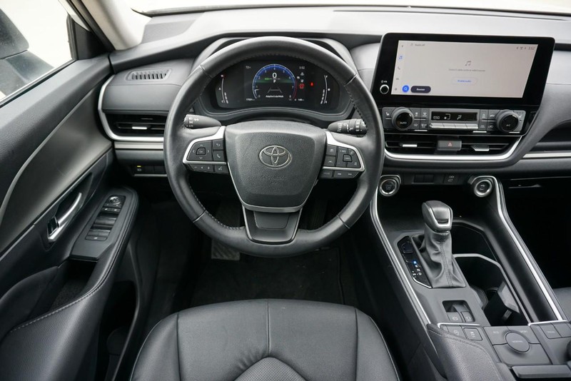 Toyota Grand Highlander Vehicle Full-screen Gallery Image 38