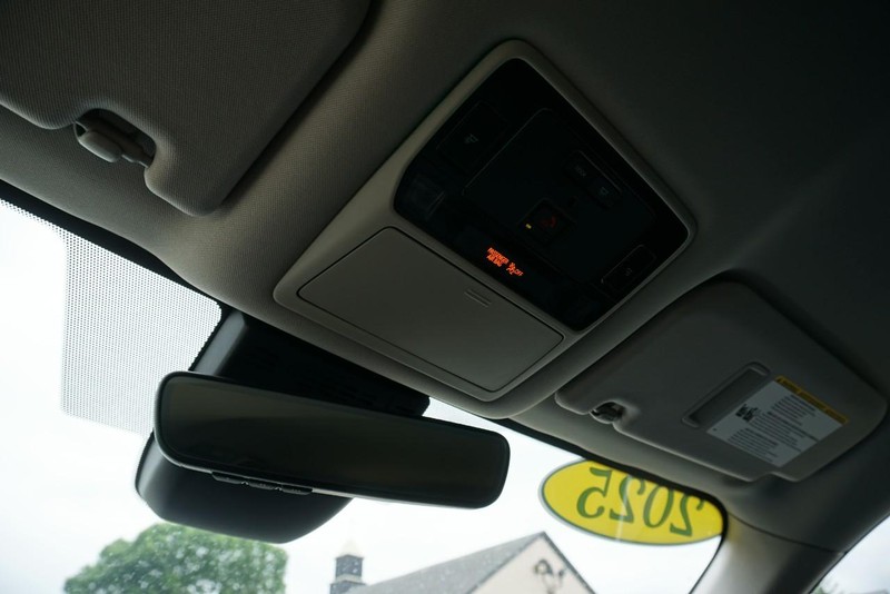Toyota Grand Highlander Vehicle Full-screen Gallery Image 57