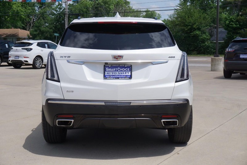 Cadillac XT5 Vehicle Full-screen Gallery Image 04