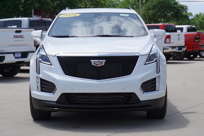 Cadillac XT5 Vehicle Full-screen Gallery Image 08