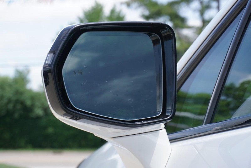 Cadillac XT5 Vehicle Full-screen Gallery Image 14