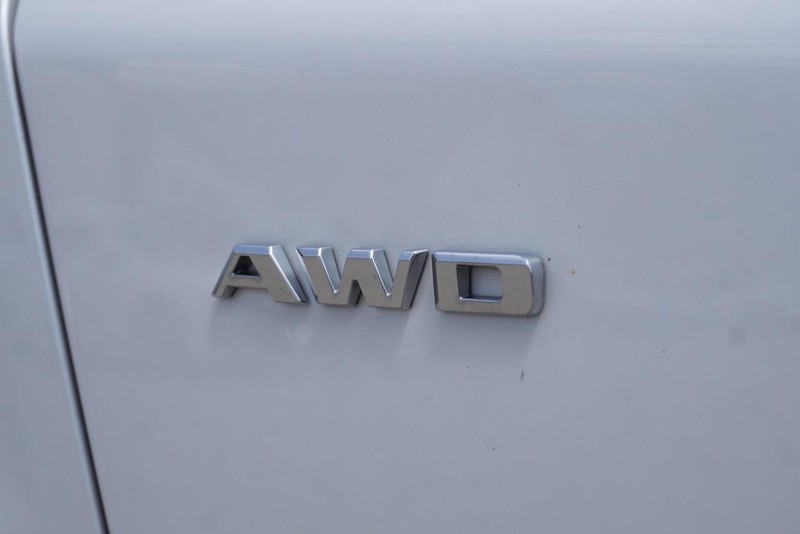 Cadillac XT5 Vehicle Full-screen Gallery Image 19