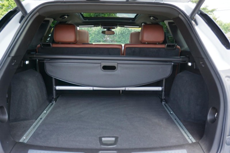 Cadillac XT5 Vehicle Full-screen Gallery Image 20