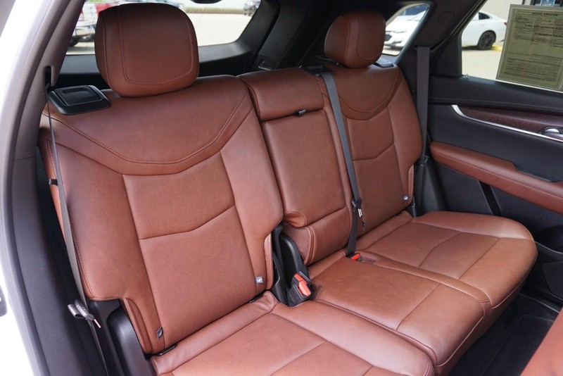 Cadillac XT5 Vehicle Full-screen Gallery Image 27