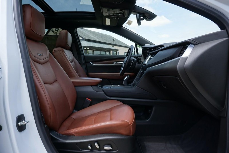 Cadillac XT5 Vehicle Full-screen Gallery Image 28