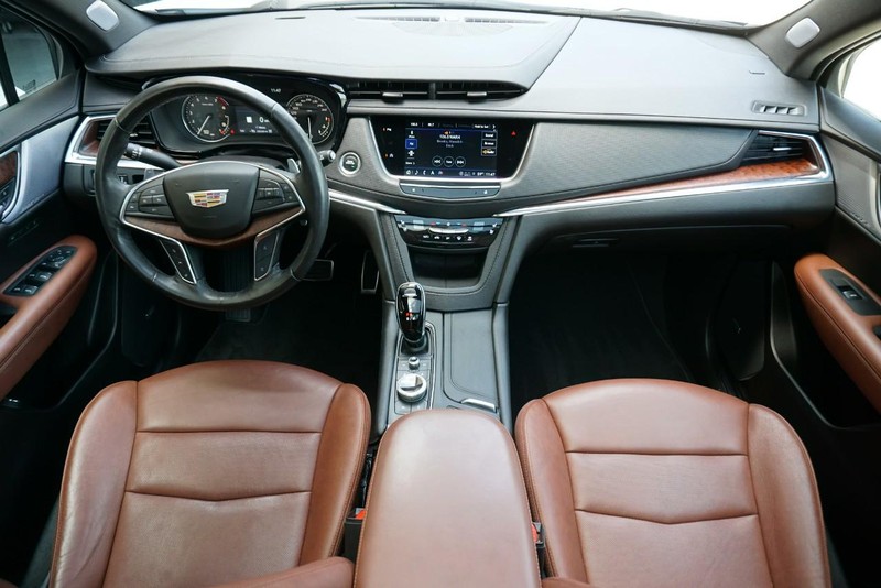 Cadillac XT5 Vehicle Full-screen Gallery Image 31