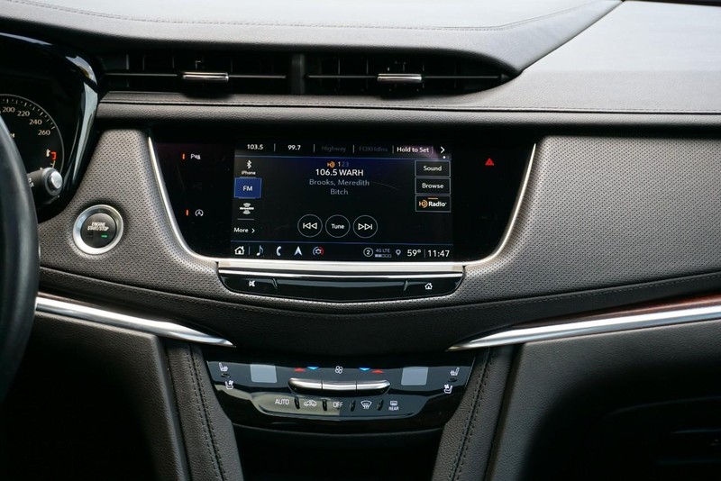 Cadillac XT5 Vehicle Full-screen Gallery Image 33