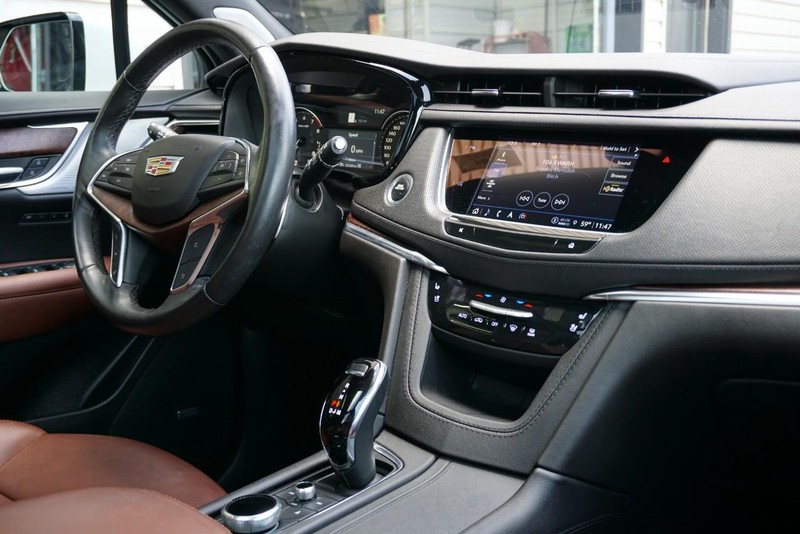 Cadillac XT5 Vehicle Full-screen Gallery Image 34
