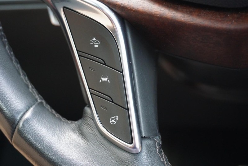 Cadillac XT5 Vehicle Full-screen Gallery Image 40