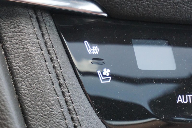 Cadillac XT5 Vehicle Full-screen Gallery Image 46