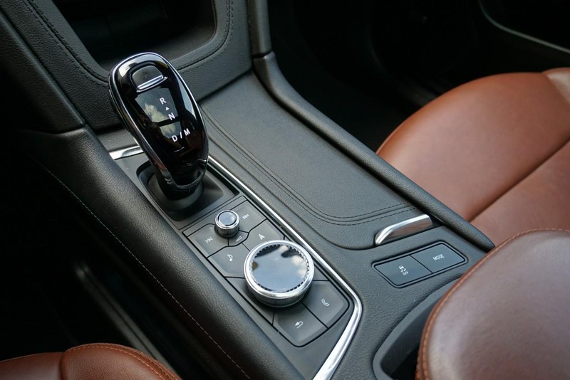 Cadillac XT5 Vehicle Full-screen Gallery Image 47