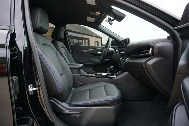 Buick Envista Vehicle Full-screen Gallery Image 32