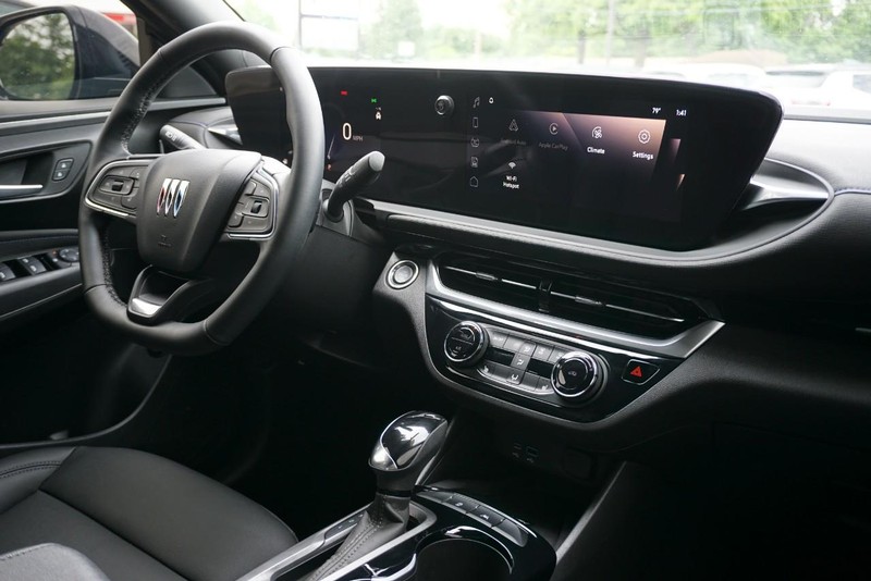 Buick Envista Vehicle Full-screen Gallery Image 38