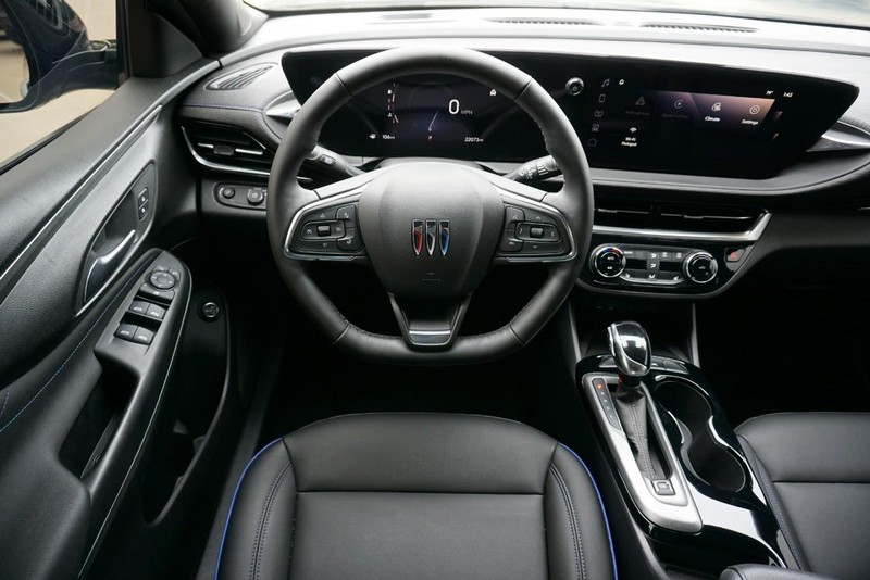 Buick Envista Vehicle Full-screen Gallery Image 40