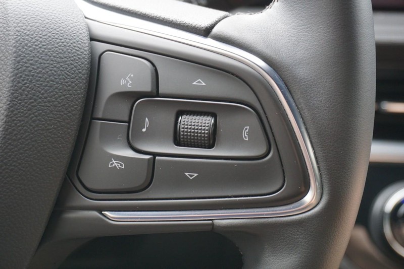 Buick Envista Vehicle Full-screen Gallery Image 43