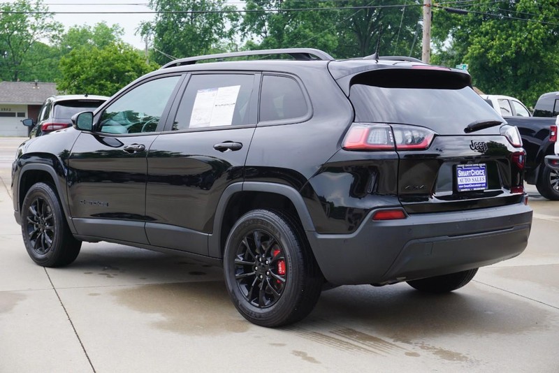View vehicle photo 5