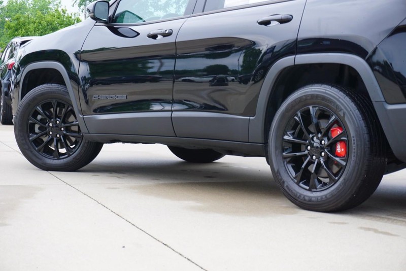 Jeep Cherokee Vehicle Full-screen Gallery Image 12