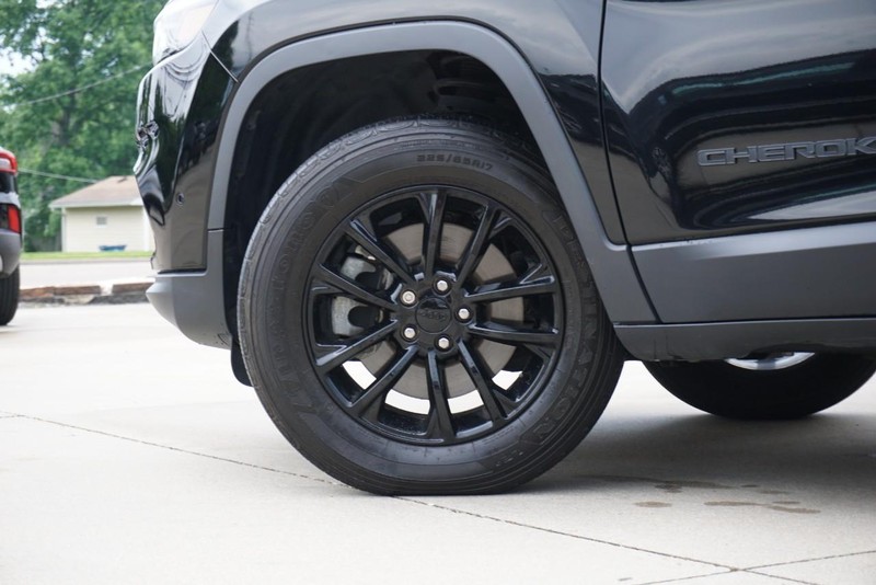 Jeep Cherokee Vehicle Full-screen Gallery Image 13