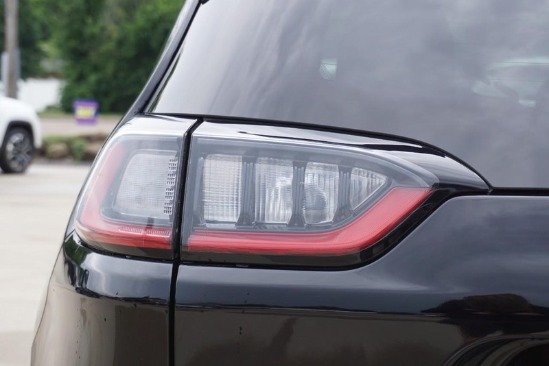 Jeep Cherokee Vehicle Full-screen Gallery Image 16
