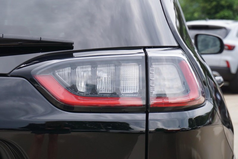 Jeep Cherokee Vehicle Full-screen Gallery Image 17