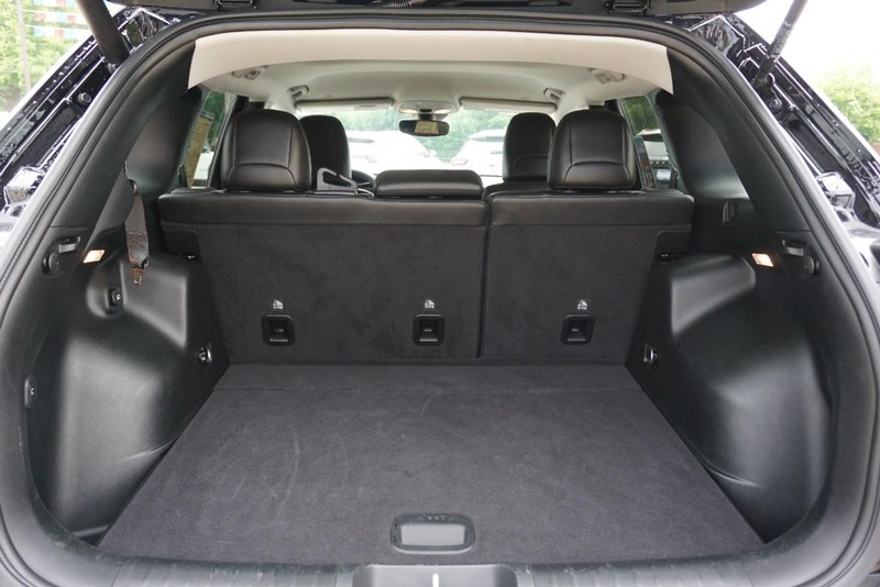 Jeep Cherokee Vehicle Full-screen Gallery Image 19
