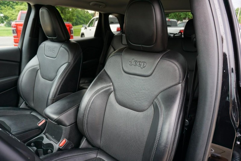 Jeep Cherokee Vehicle Full-screen Gallery Image 22