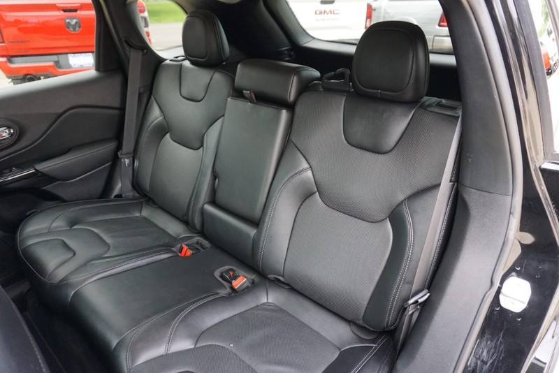 Jeep Cherokee Vehicle Full-screen Gallery Image 25